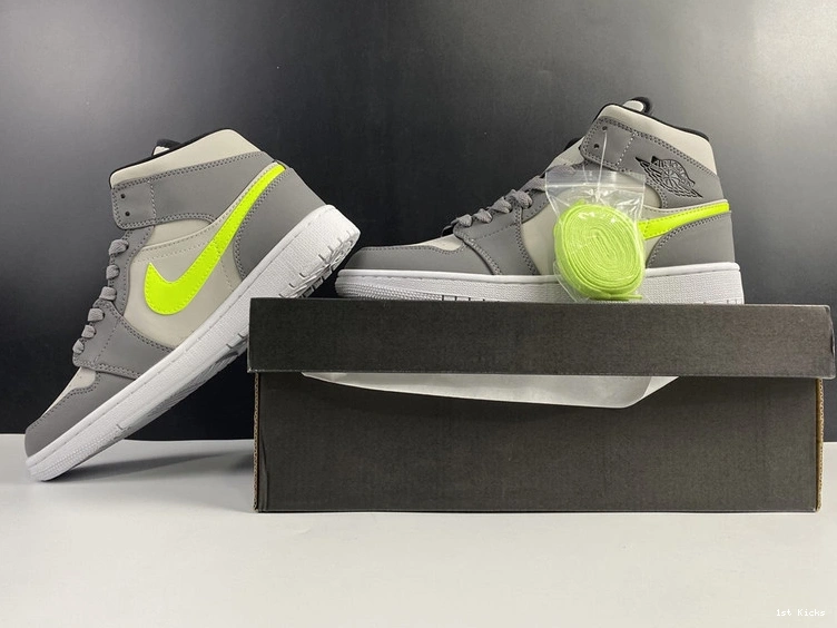 Mid Volt 1 Jordan 554724-072 Gunsmoke  1025